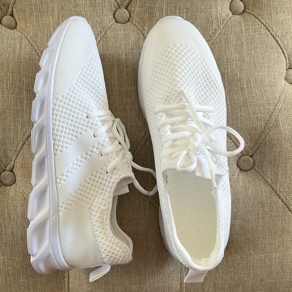 Men’s gym shoes - Picture 4 of 4